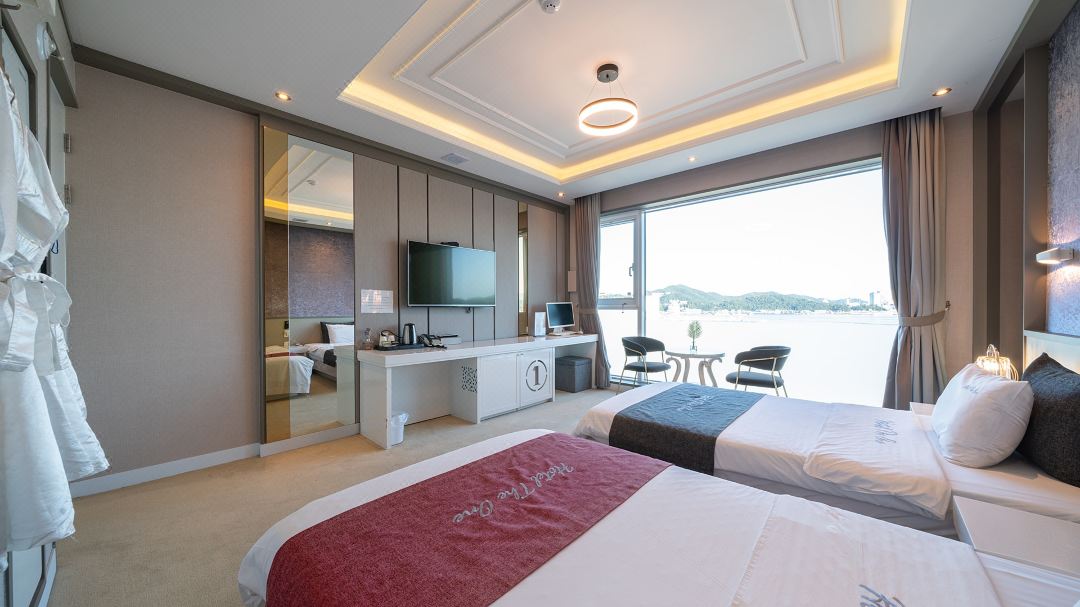 Hotel the One