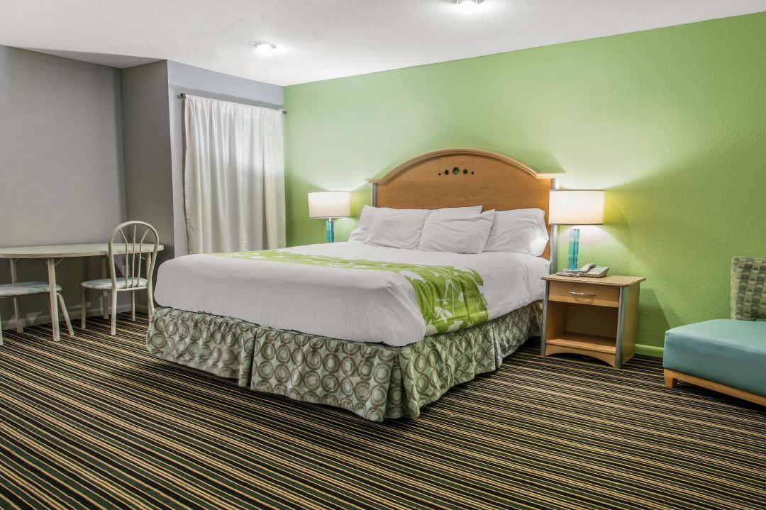 Rodeway Inn & Suites Winter Haven Chain of Lakes