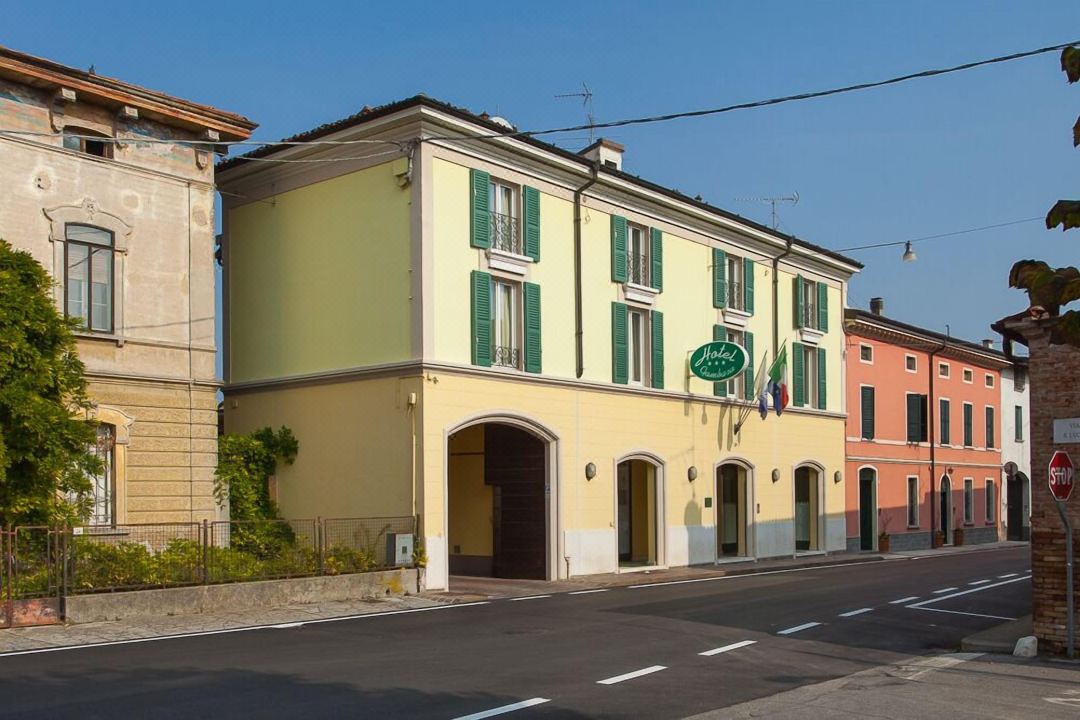 Hotel Gambara