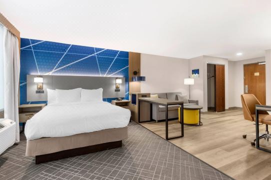 Comfort Inn & Suites