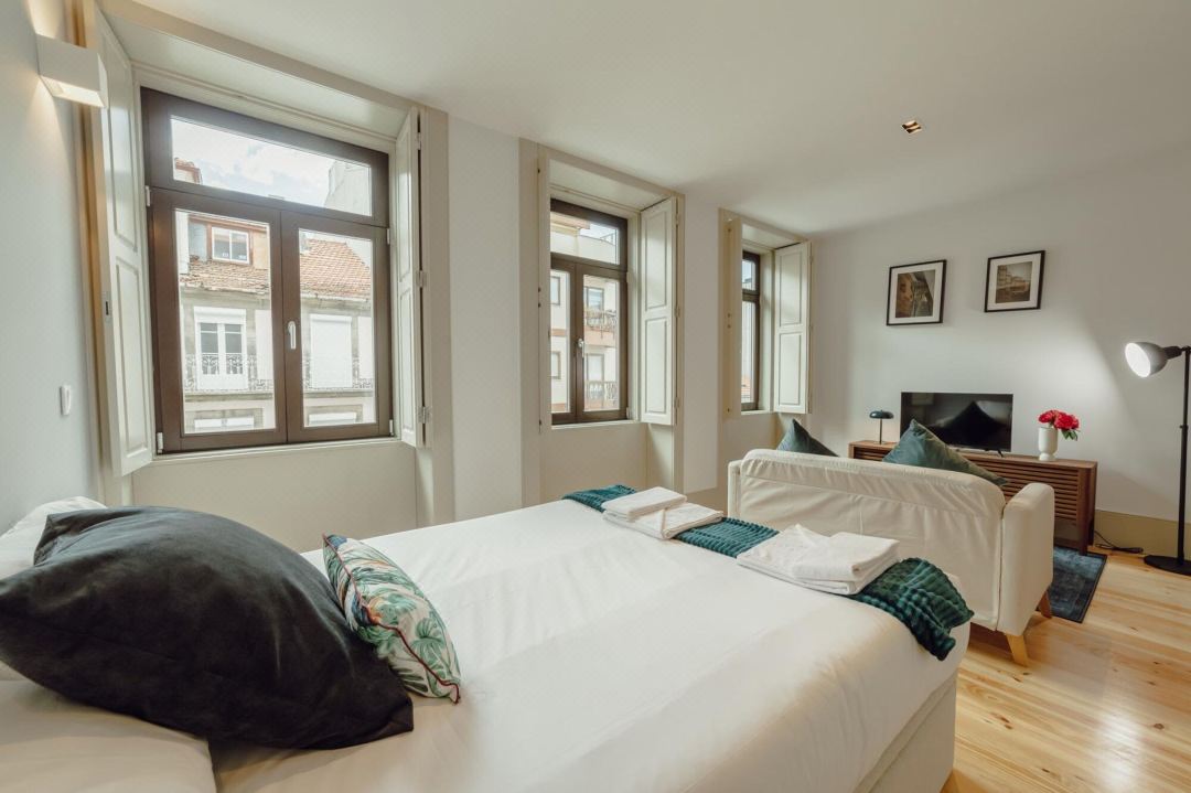 Legacy Oporto Design Apartment F by Vacationy