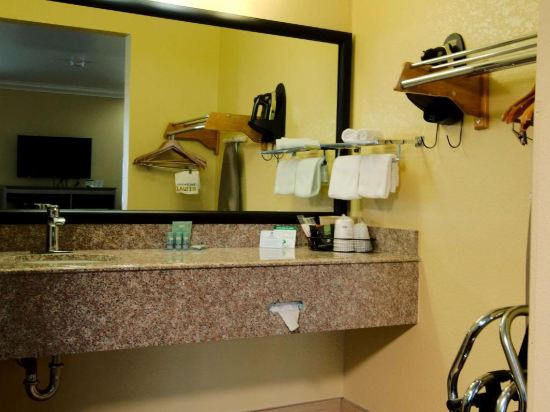 Best Western Hanford Inn - Tap to explore photos