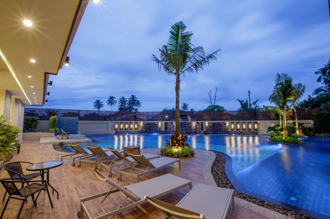 Aqua Resort Phuket - Near Beach and Chalong Pier