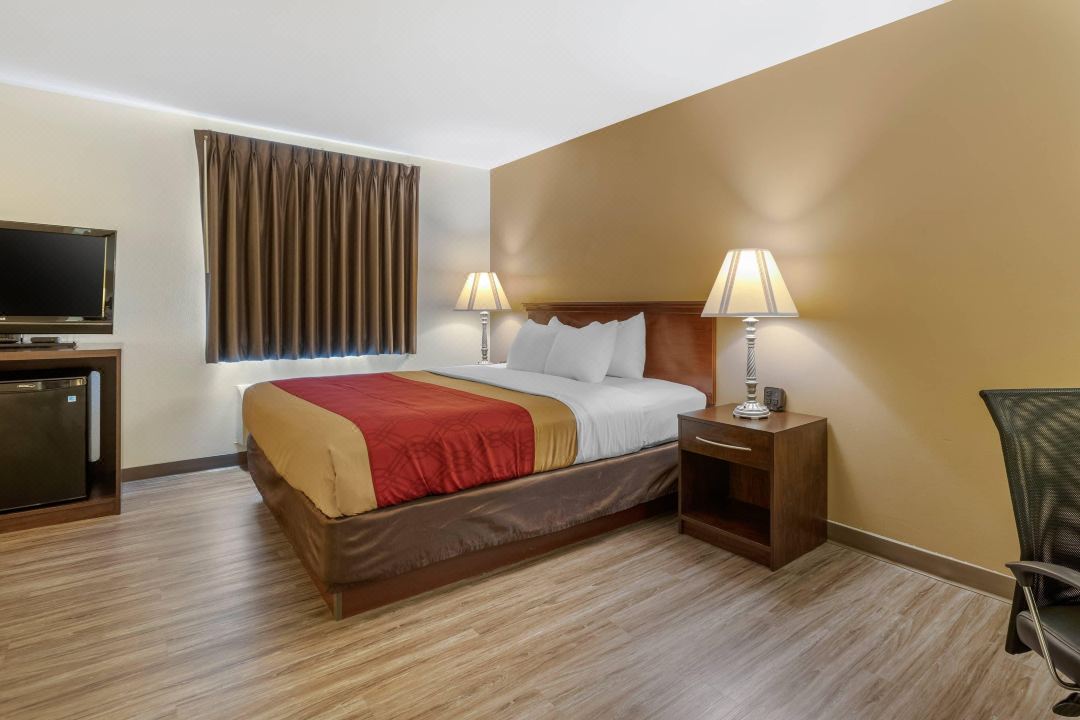 Econo Lodge Inn & Suites Fairgrounds