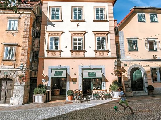 Lesar Hotel Angel - Tap to explore photos