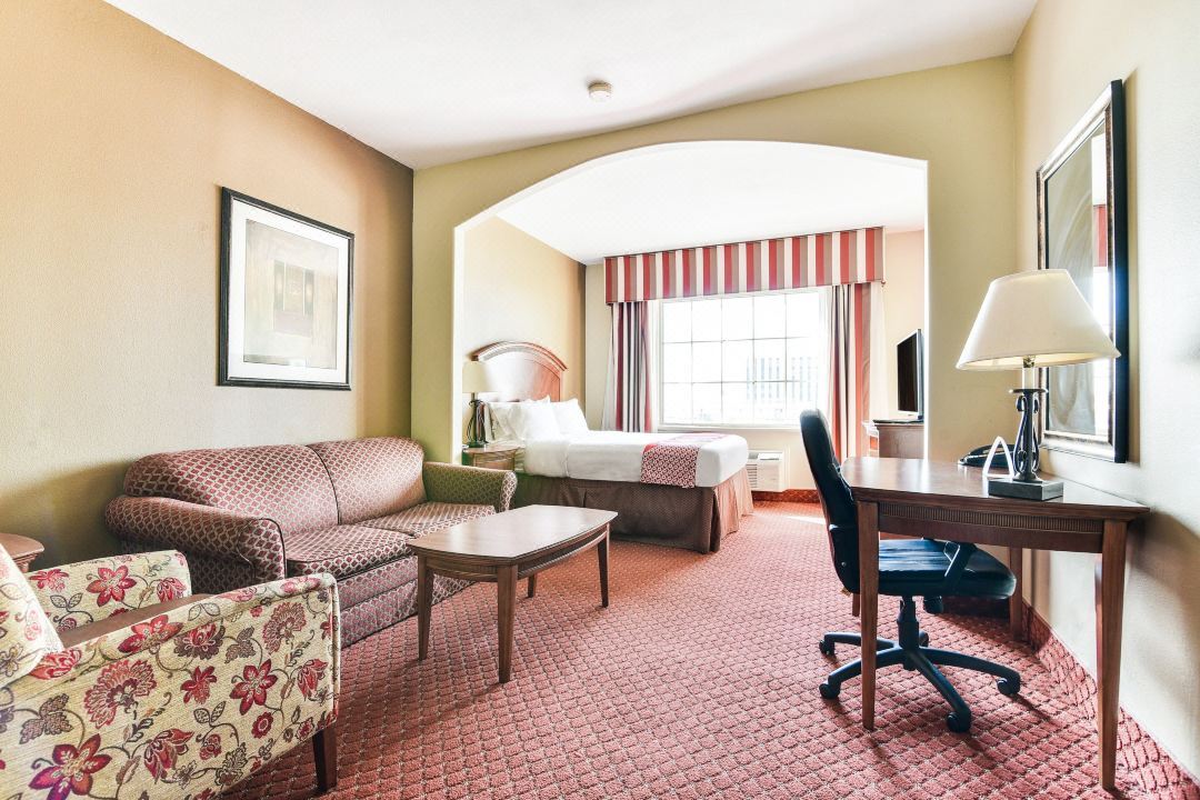 OYO Townhouse Oklahoma City Airport