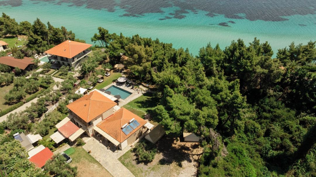 Pefkon Suites