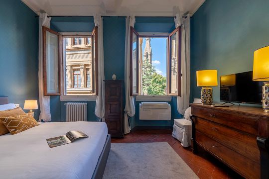 Luxury river view apartment. Biblioteca Nazionale