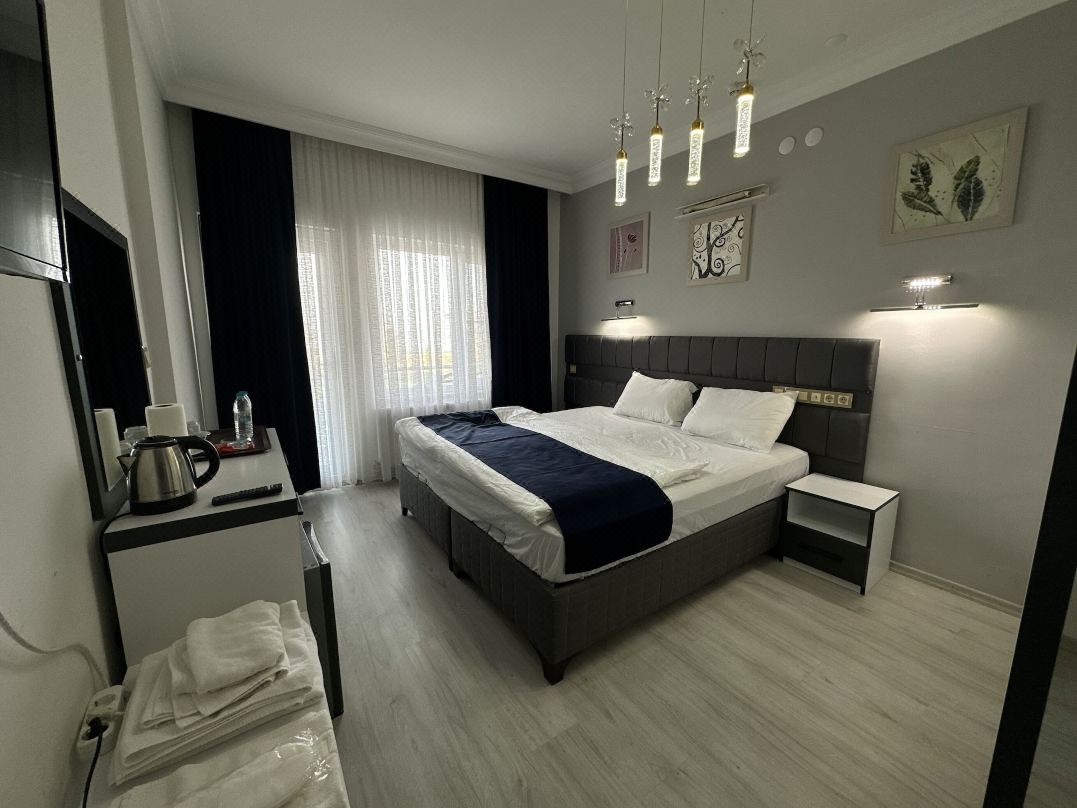 Blue Lake Otel