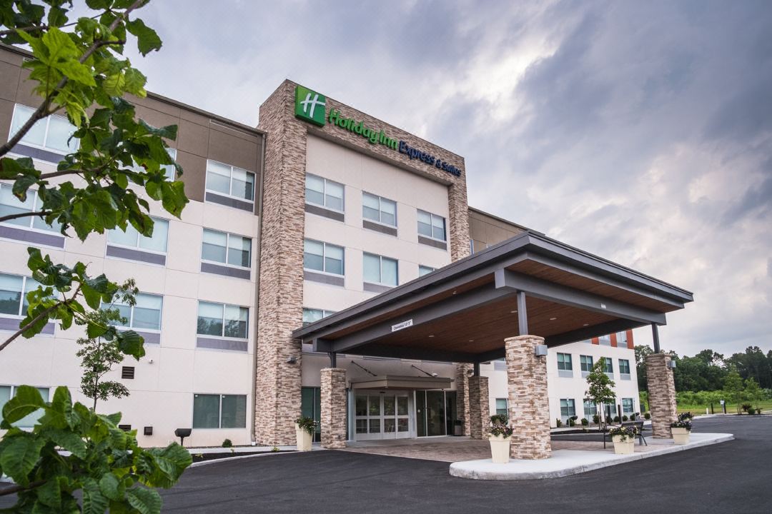 Holiday Inn Express & Suites KINGSTON-ULSTER by IHG