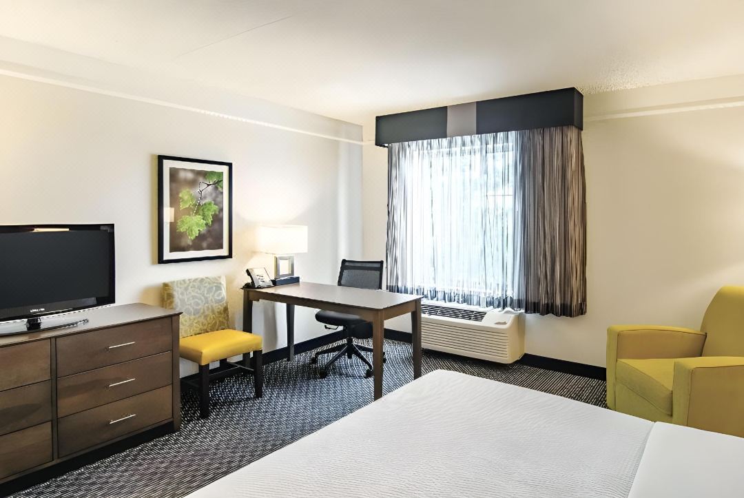 La Quinta Inn & Suites by Wyndham Denver Boulder-Louisville