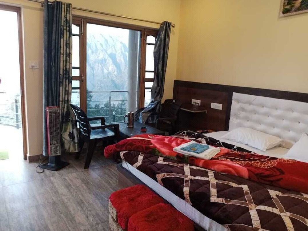 Pine Palace Homestay