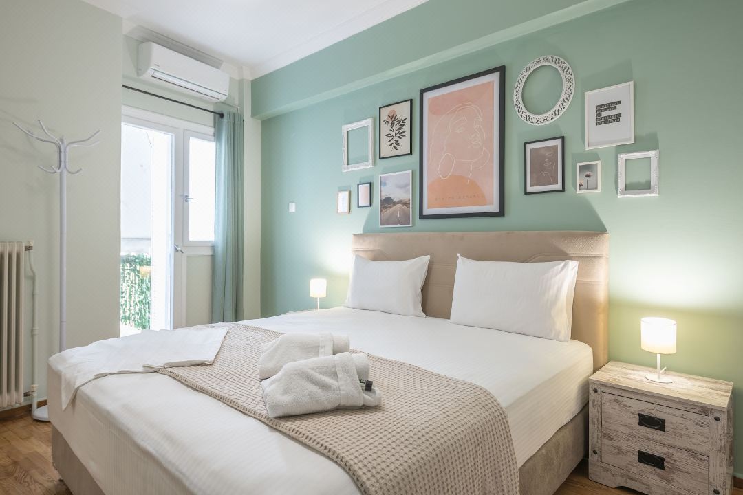 Boutique Acropolis Apartment by Cloudkeys - Just 5 Minutes Walk to Acropolis Museum