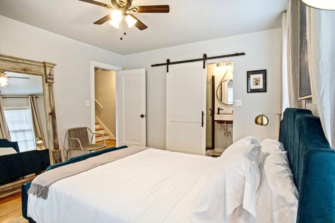 Modern Rustic 3 -bedroom 2 Bathrooms Carport