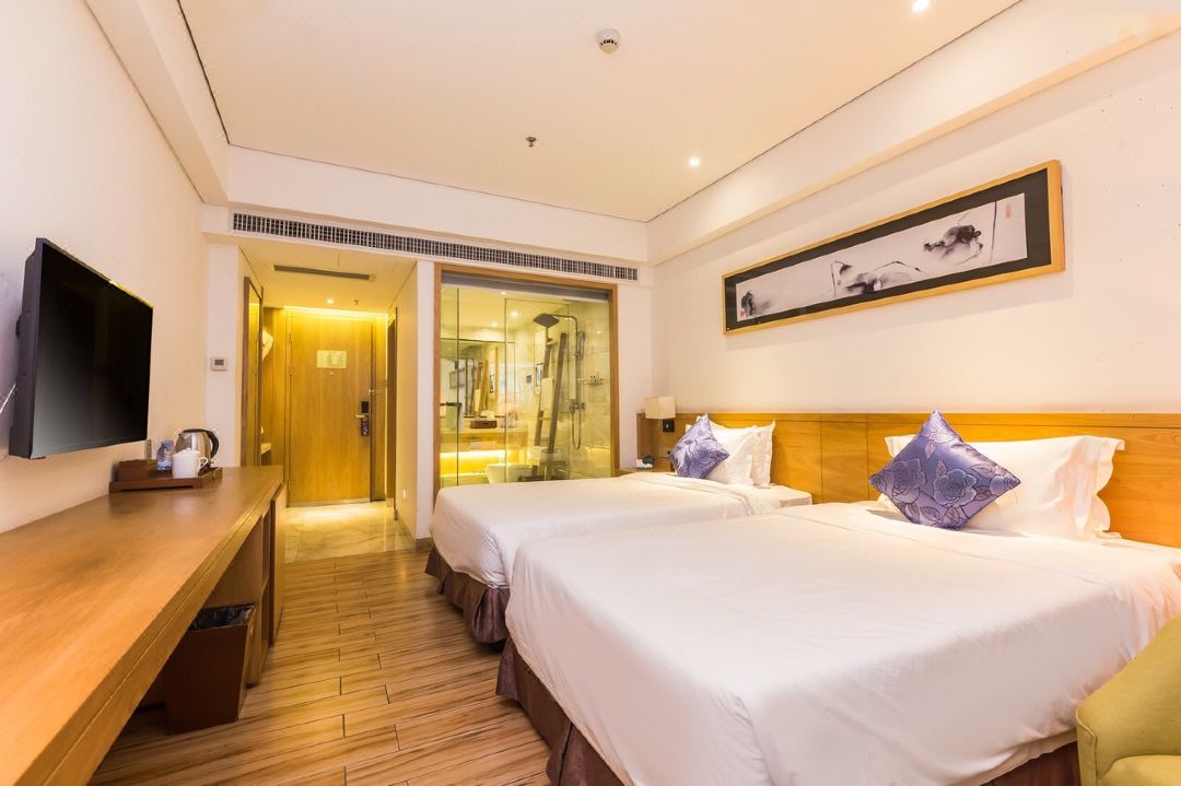 Orange hotel