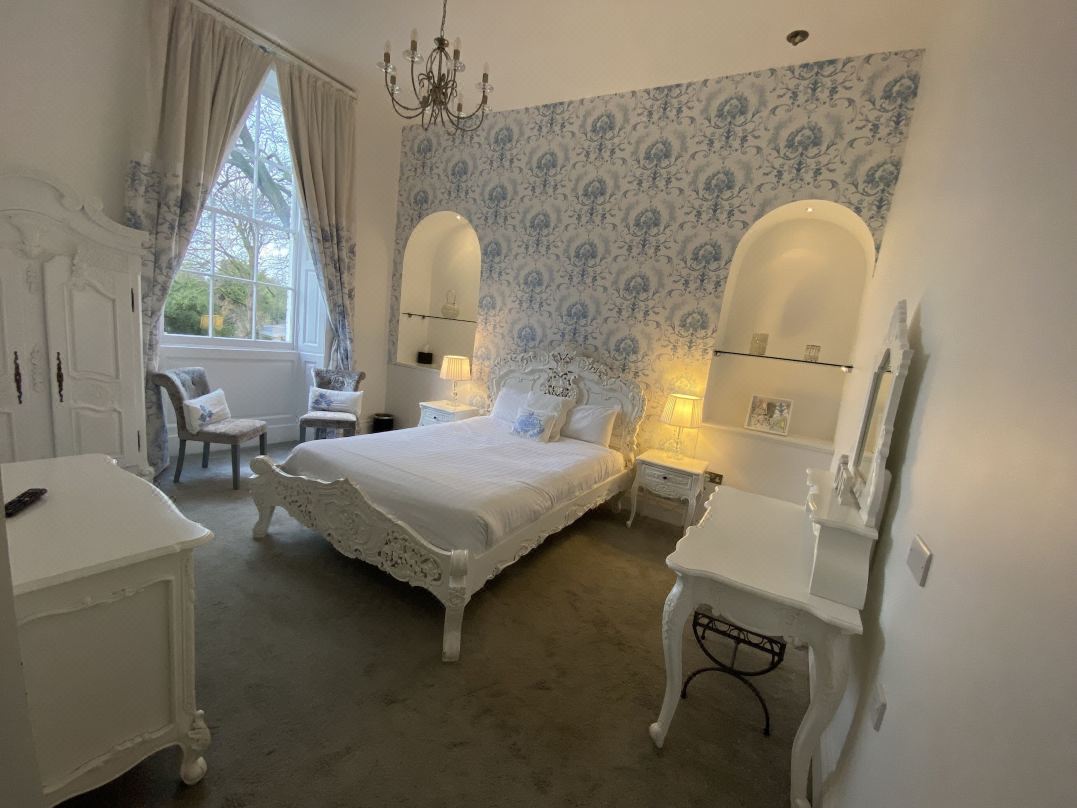The Riverside House Hotel