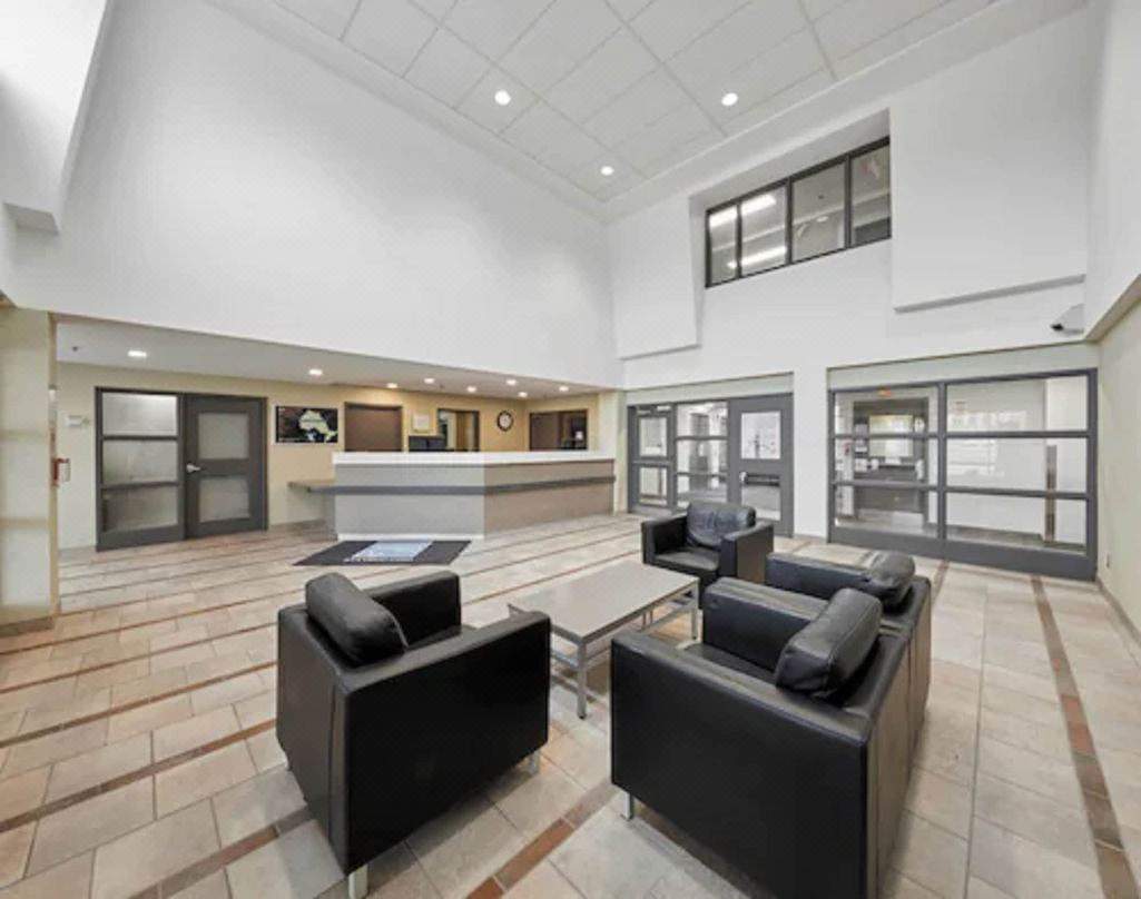 Residence & Conference Centre - King City