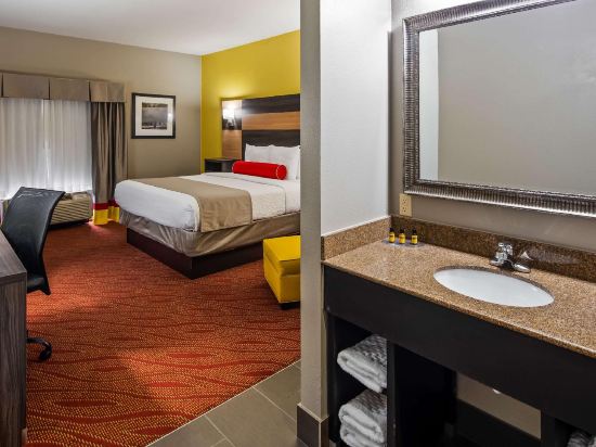 Best Western Plus Midwest City Inn & Suites - Tap to explore photos