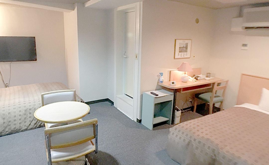 Takasaki Ekimae Plaza Hotel