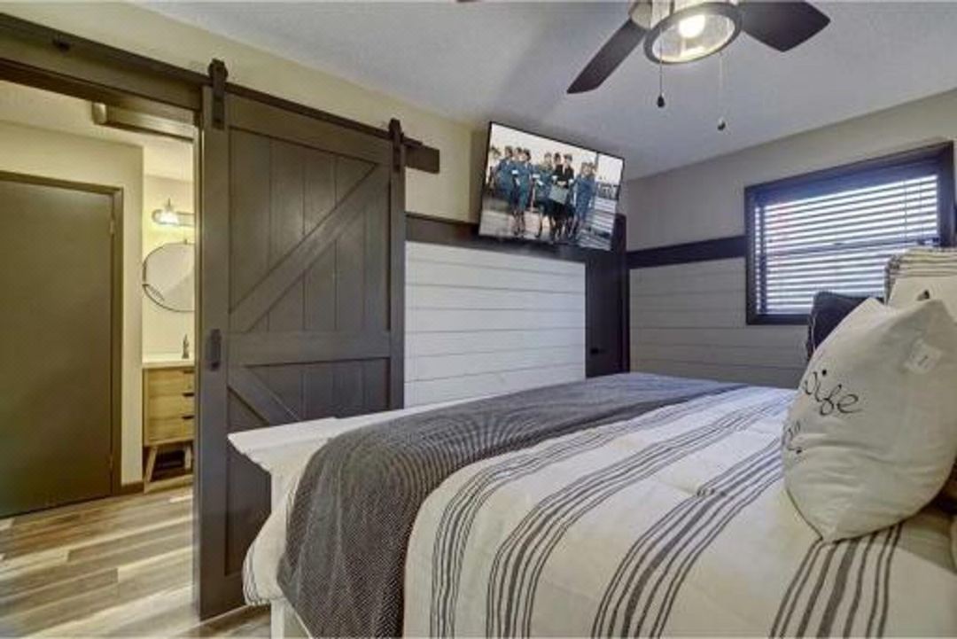 New Luxury Remodel, Game Room, Hot Tub!