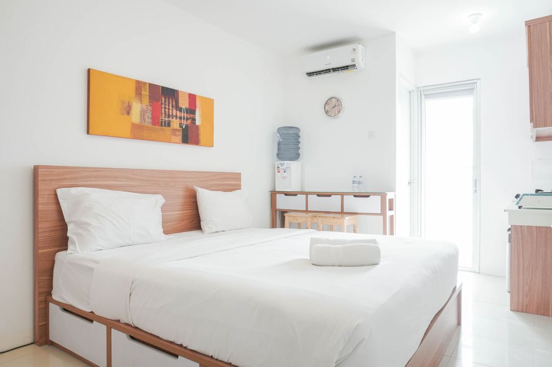 Comfort Studio Room at Bassura City Apartment