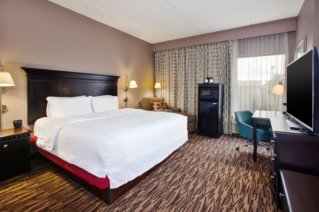 Hampton Inn & Suites Cleveland-Airport/Middleburg Heights