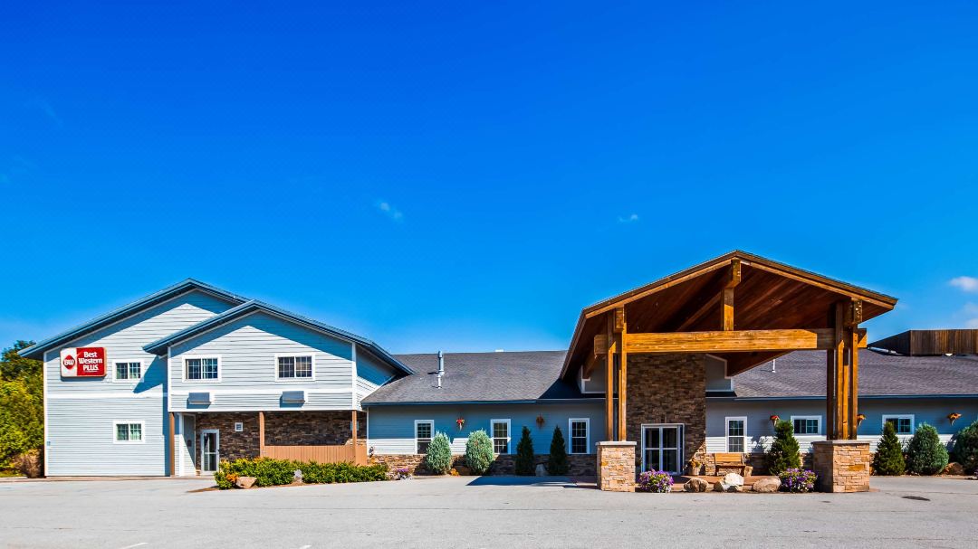Best Western Plus Ticonderoga Inn  Suites