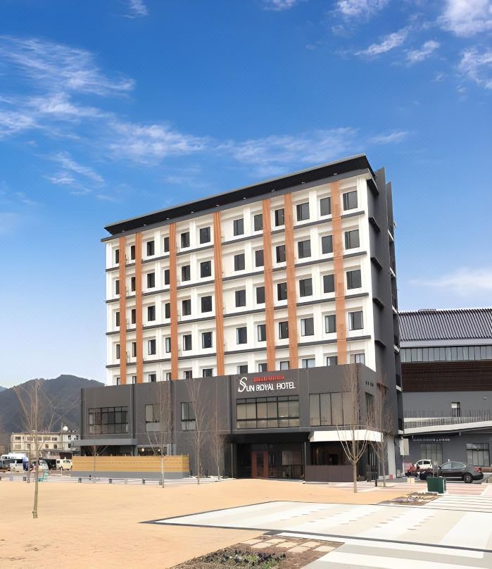 龜岡站前太陽皇家飯店