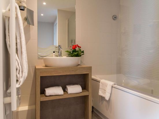 Best Western Les Aureliades - Tap to explore photos