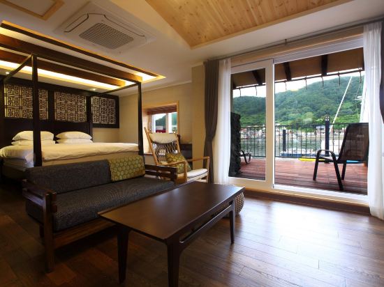 Hansan Marina Hotel & Resort - Tap to explore photos