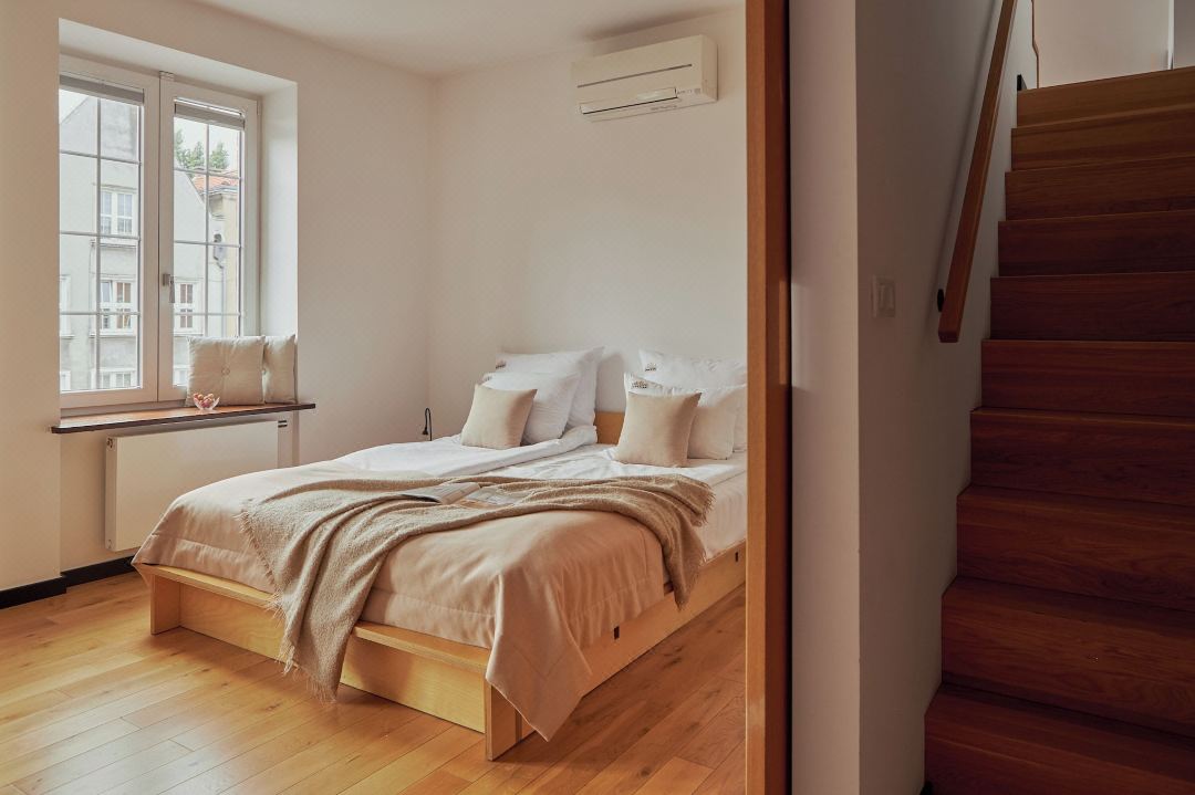 3-Level Apartment with a View of St Mary's Basilica by Downtown Apartments
