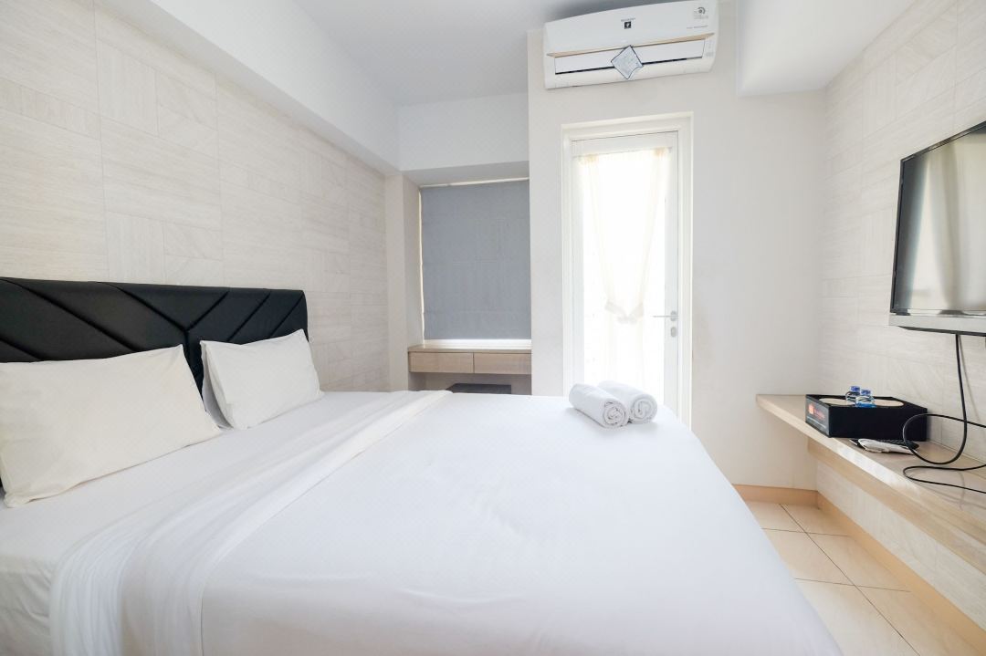 Deluxe Studio Apartment @ Springlake Summarecon