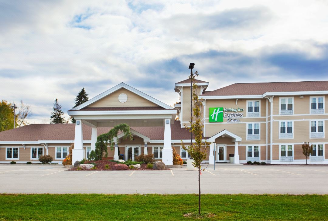 Holiday Inn Express & Suites IRON MOUNTAIN by IHG