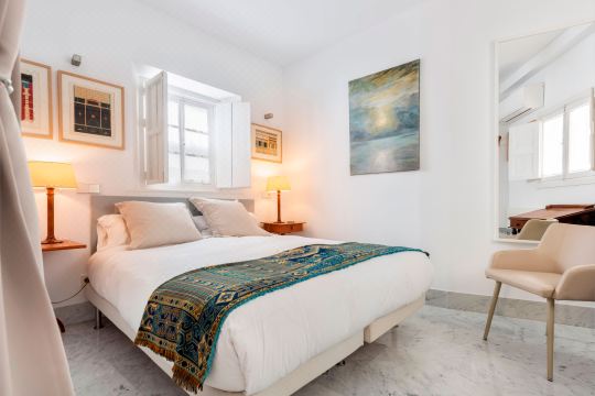 Lovely one bd apartment near the Cathedral. Pasaje Santa Cruz I