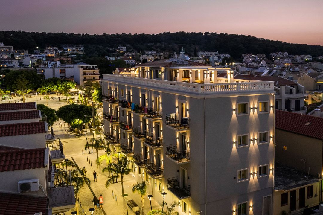 Aenos Hotel
