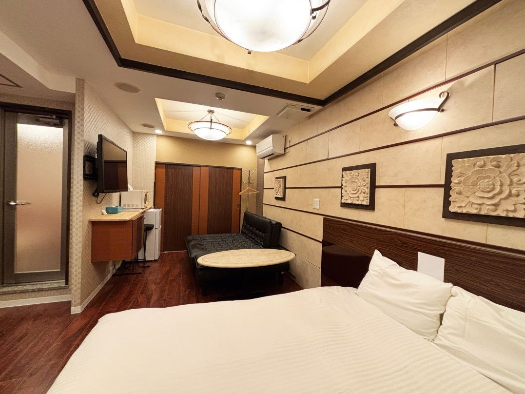 1st Step Hotel