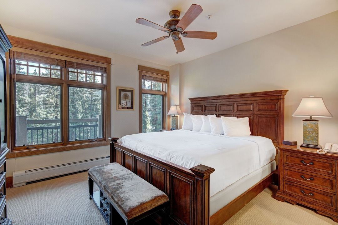 Luxurious 2 Br in River Run Village with Ski in Ski Out Condo