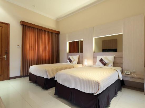 Kertanegara Premium Guest House - Tap to explore photos