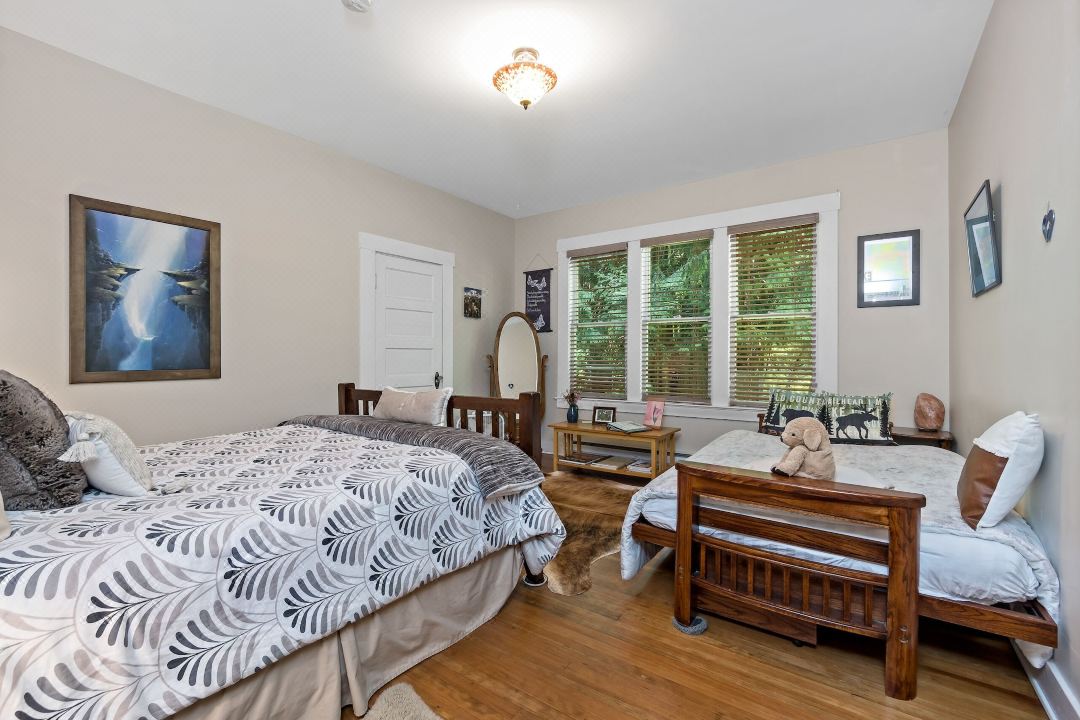 Mountain Meadows Inn & Chalet Suites