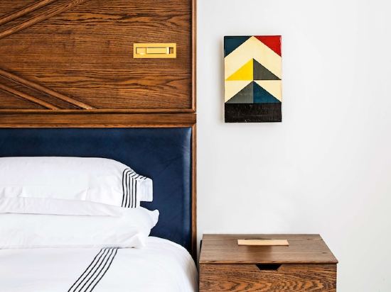Thompson Nashville, by Hyatt - Tap to explore photos