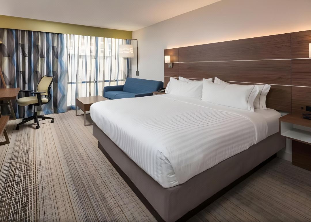 Holiday Inn Express & Suites Springfield