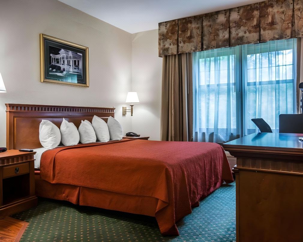 Econo Lodge Glens Falls - Lake George