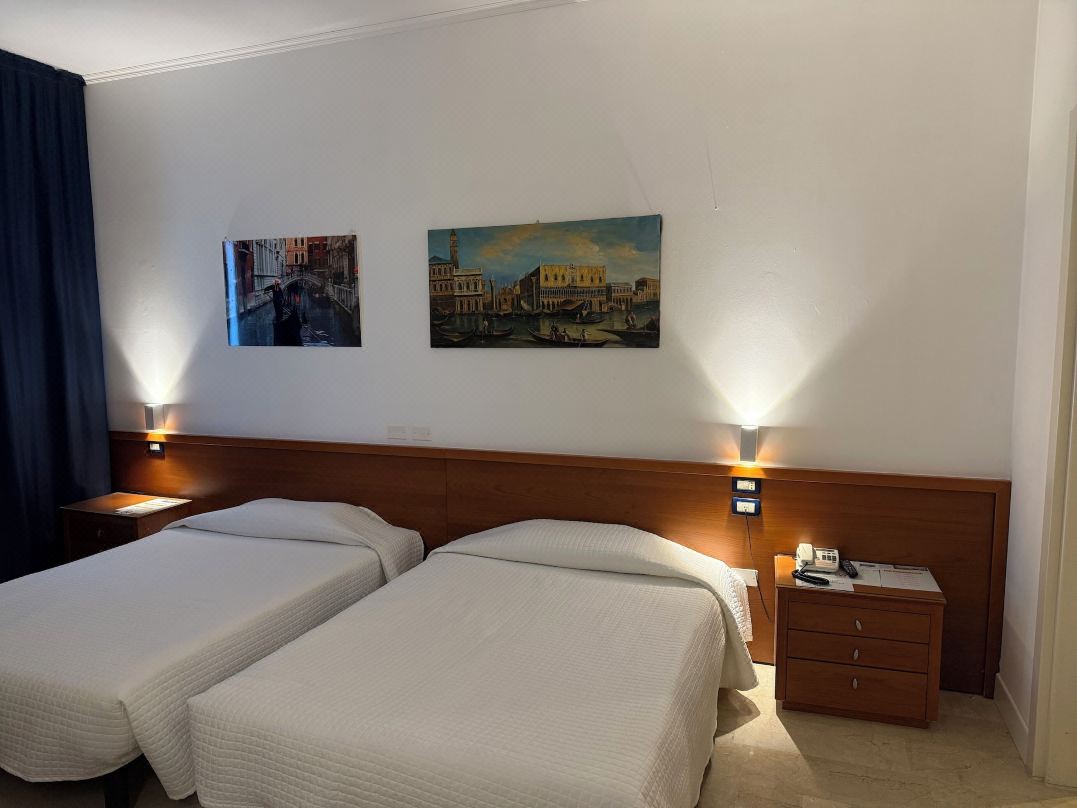 Venice Hotel Con Colonnine Elettriche