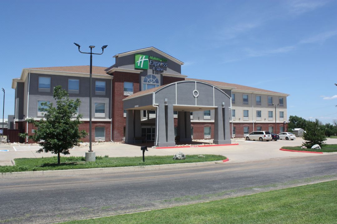 Holiday Inn Express & Suites SHAMROCK NORTH by IHG