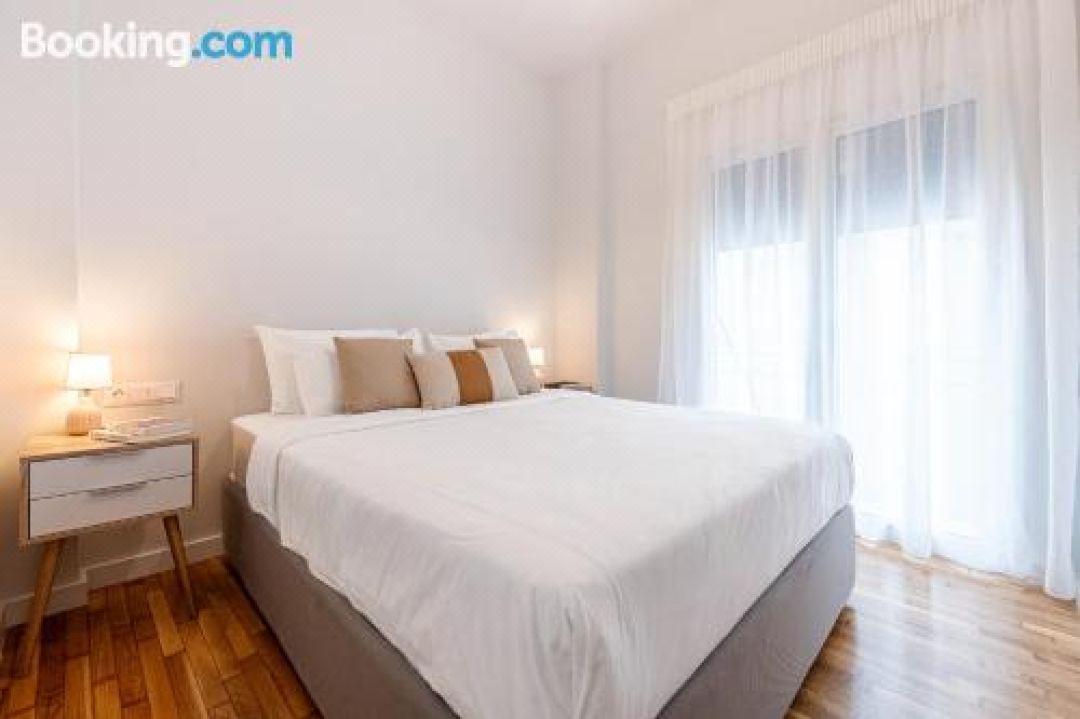 Phaedrus Living: Luxury Flat Panormou