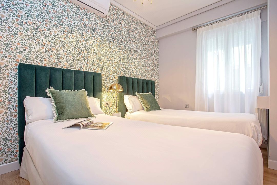 Genteel Home Amira
