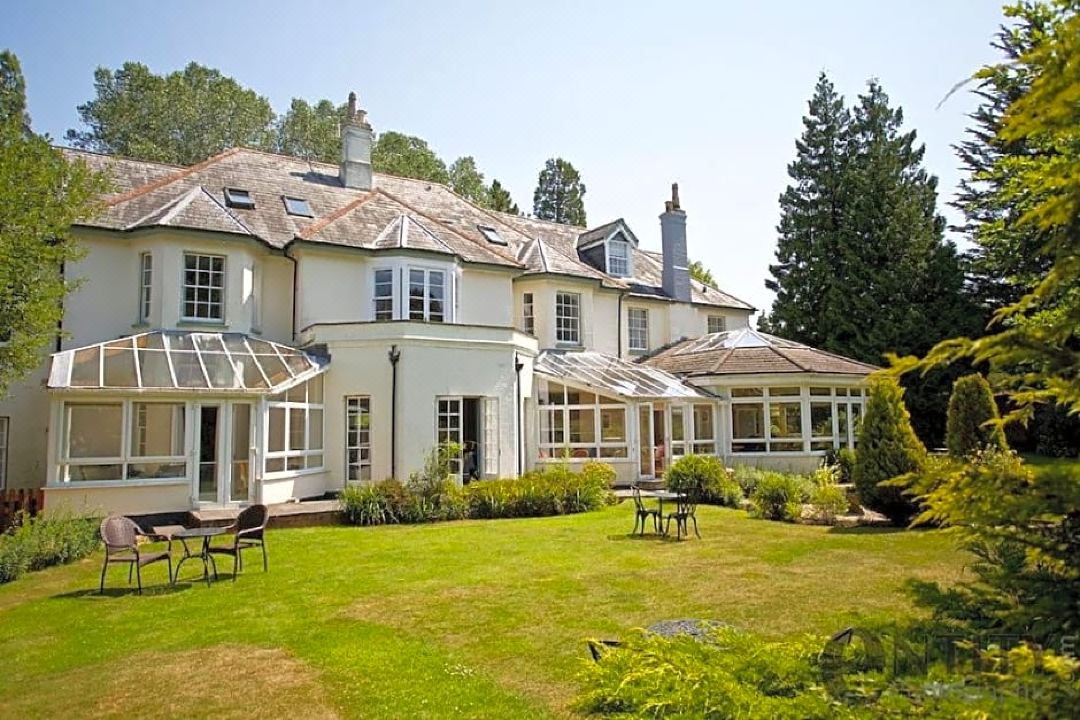 Woodlands Lodge Hotel