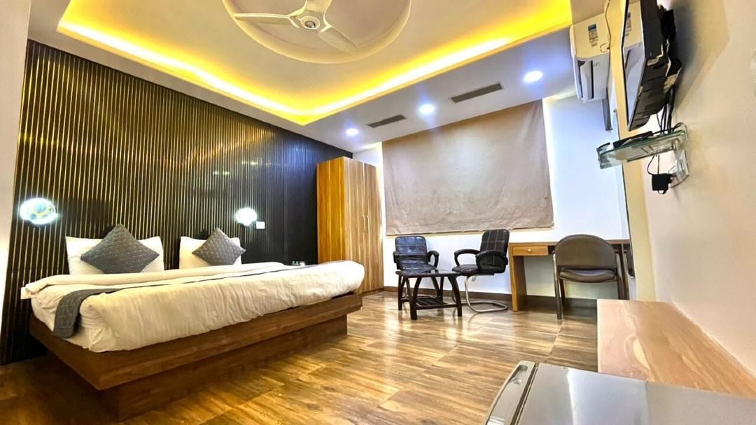 Hotel President Crown