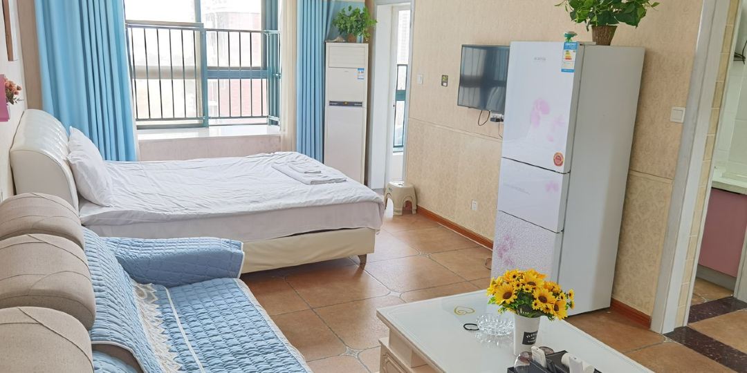 华人易居酒店管理民宿(交通大道1号分店)