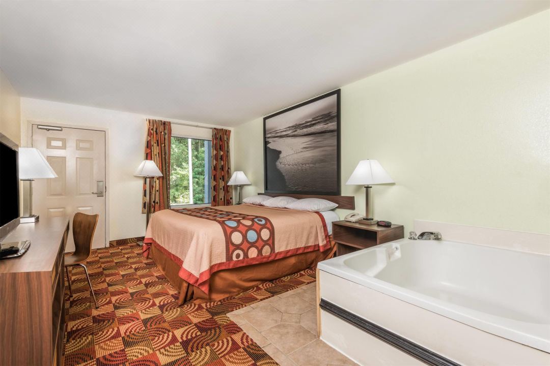 Super 8 by Wyndham Fayetteville